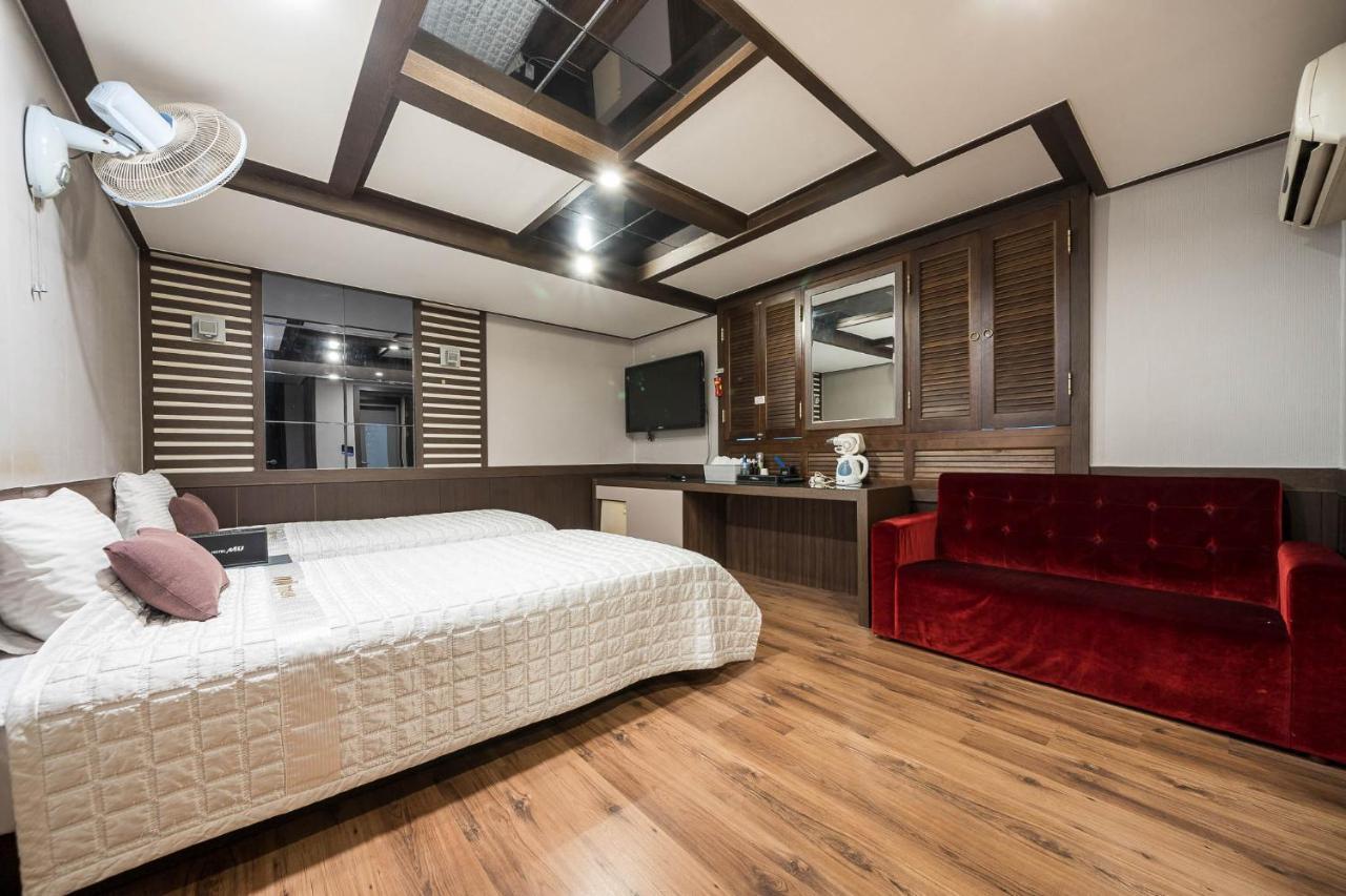 Mu Hotel Sasang Екстер'єр фото